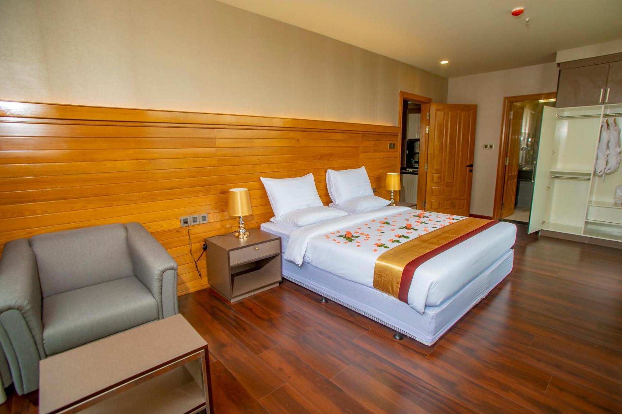 יאנגון Prestige Residences At Golden Valley By Grand United Hospitality מראה חיצוני תמונה