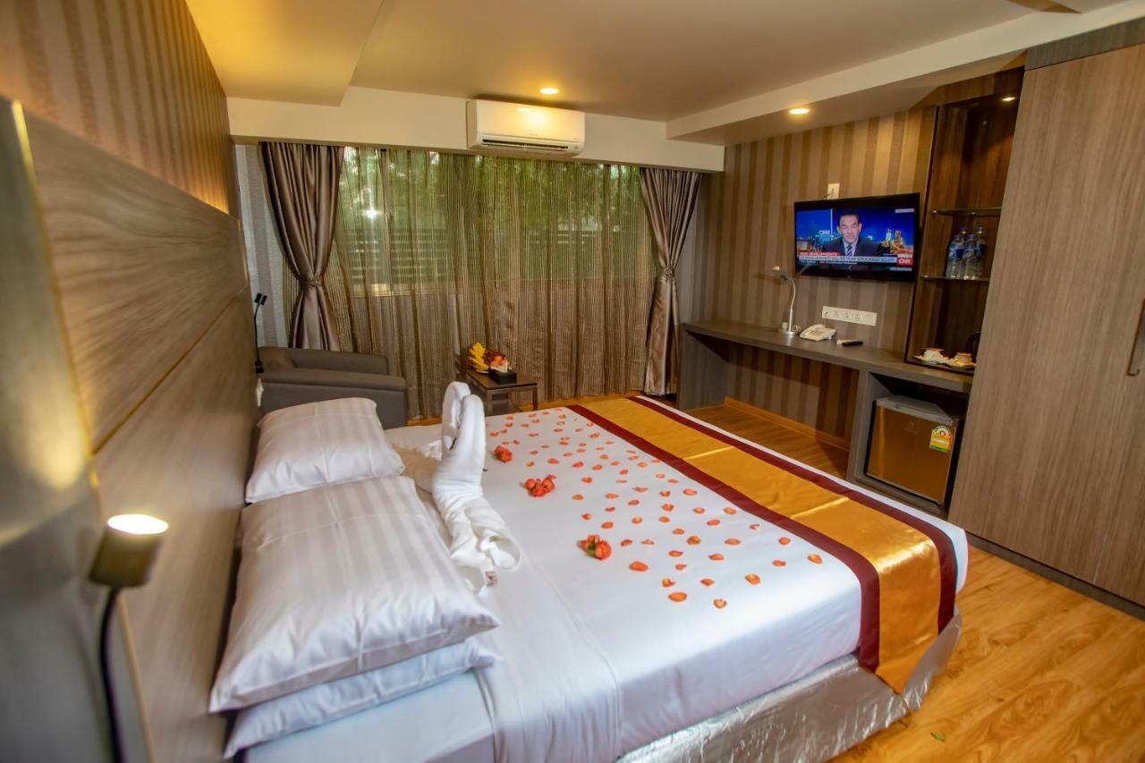 יאנגון Prestige Residences At Golden Valley By Grand United Hospitality מראה חיצוני תמונה
