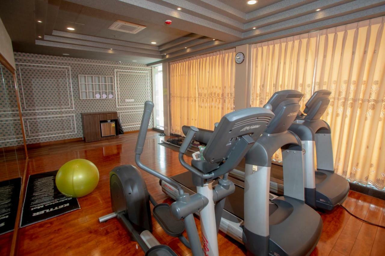 יאנגון Prestige Residences At Golden Valley By Grand United Hospitality מראה חיצוני תמונה