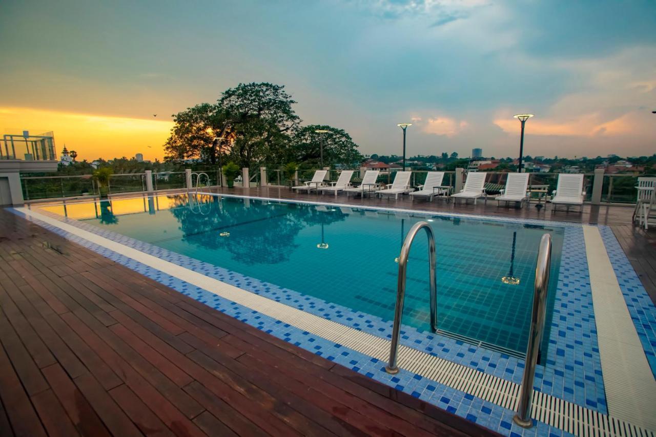 יאנגון Prestige Residences At Golden Valley By Grand United Hospitality מראה חיצוני תמונה